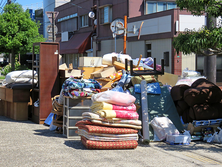 株式会社 安田商店では、個人のお客様・各種団体様からさまざまな廃品や廃材の回収・買取を受け賜っております。